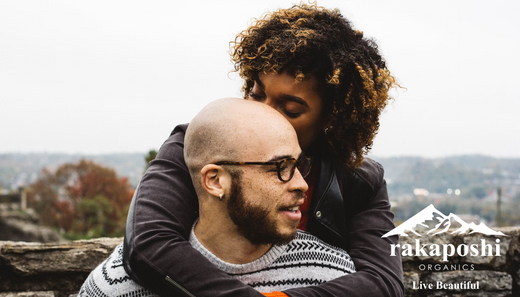 Couple representing hair loss differences showing importance of understanding causes and seeking evidence-based treatment options