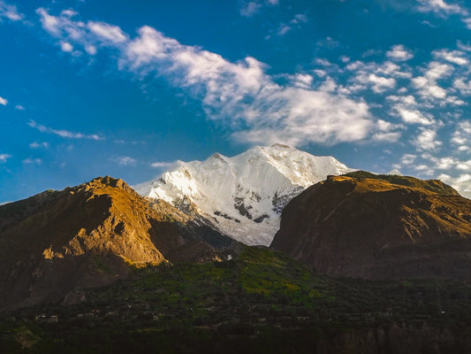 Sherpas, Warriors, Mountaineers The Resonance of Resin